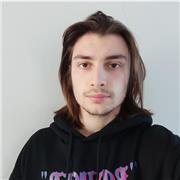 Studente di lettere che ambisce a diventare professore d'italiano.Il mio approccio è semplice e diretto per far appassionare alla materia